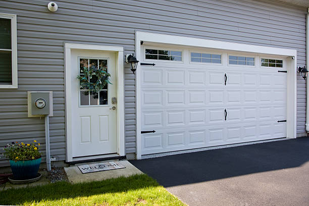 24/7 Emergency Garage Door Panel Replacement experts in Charlack, MO